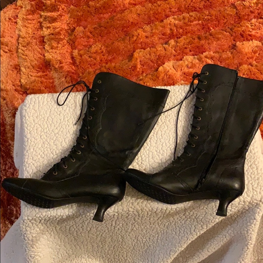 Black Boots